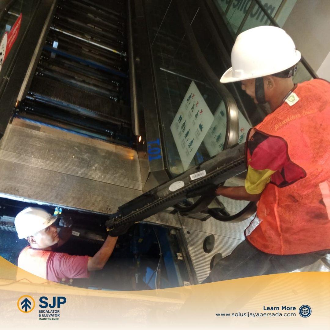 Maintenance Escalator